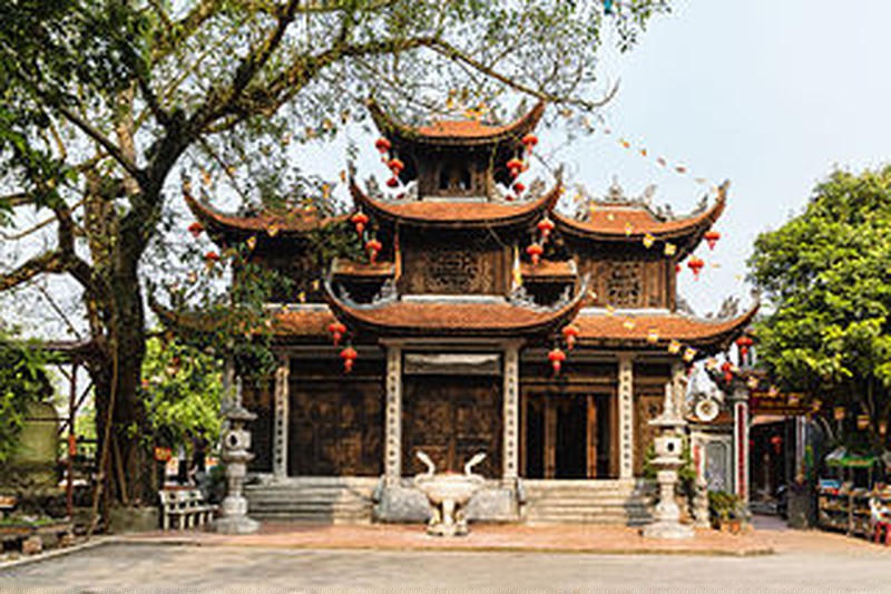 Tam quan chùa Thành.