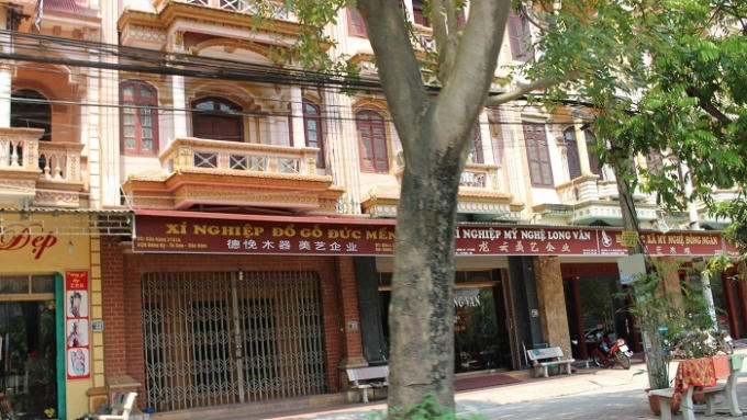 Hiện tượng “Trung Quốc hóa” đang diễn ra ở phố đồ gỗ lớn nhất nhì miền Bắc.