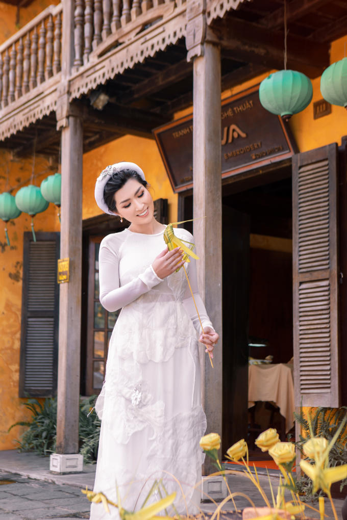 Ca sĩ Nguyễn Hồng Nhung g&acirc;y thương nhớ với bộ ảnh ở Hội An sau 13 năm trở lại VN