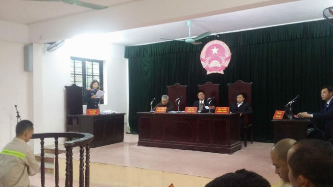 Bị cáo liên tục kêu mệt nhưng HĐXX vẫn quyết xử.