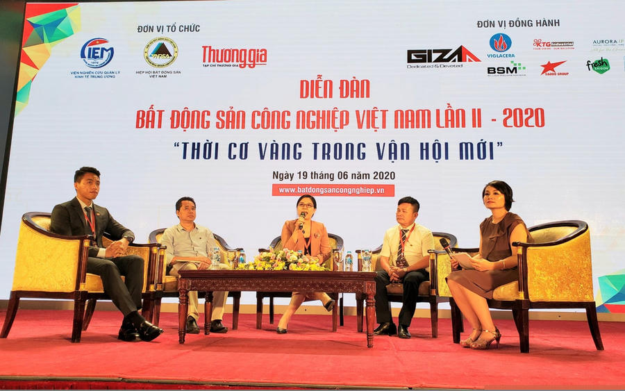 Phiên thảo luận tại Diễn đàn.