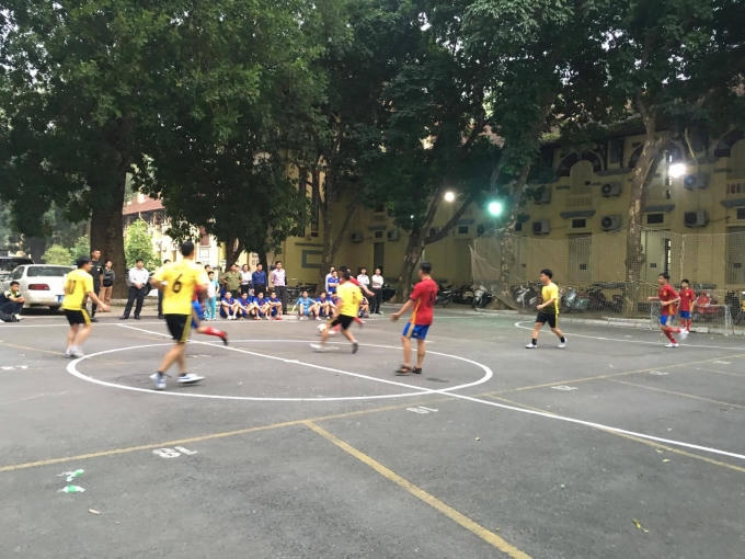 Liên quân đội Văn phòng Bộ, Viện Khoa học pháp lý (áo vàng) thắng Trường Trung cấp Luật Thái Nguyên 3- 2.