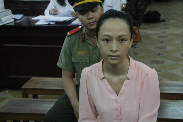 Hoa hậu Phương Nga xác định có hợp đồng tình cảm