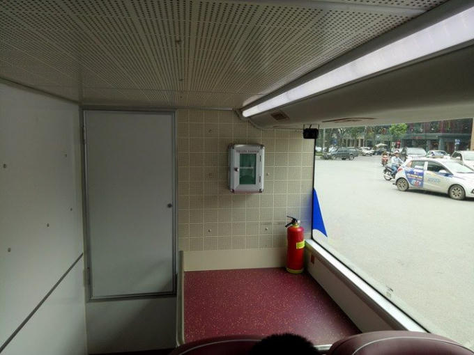 Xe buýt được trang bị bình cứu hỏa...