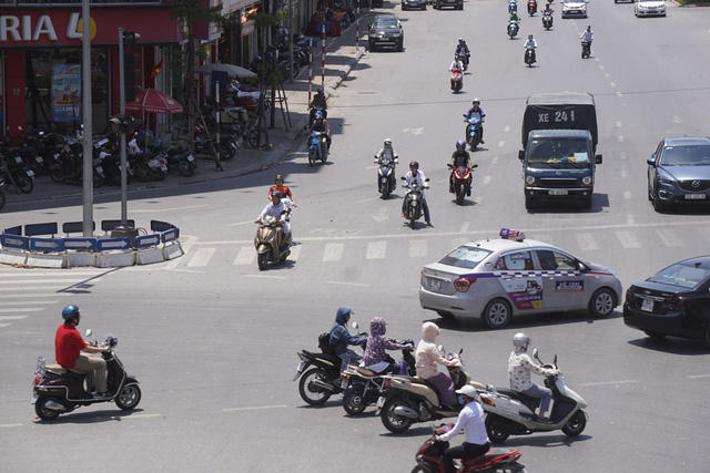 Phố Xã Đàn.