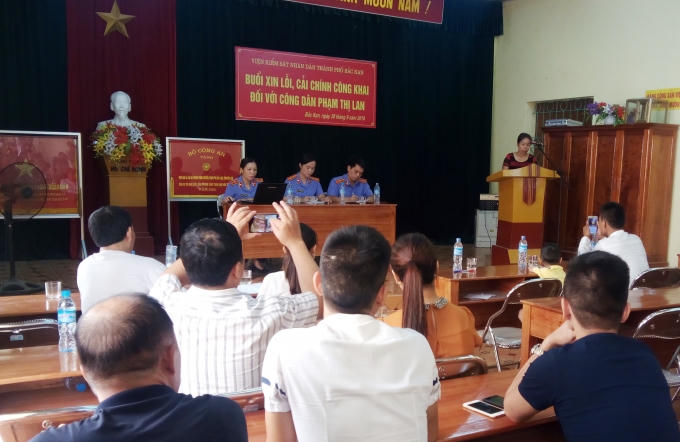 Toàn cảnh buổi xin lỗi bà Phạm Thị Lan.