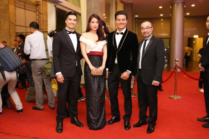 Trương Ngọc Ánh và ekip làm phim Truy sát.