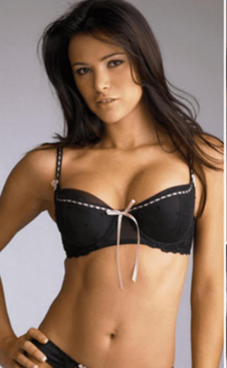 Nhờ tuân thủ nghiêm khắc chế độ ăn uống và tập luyện, Allison Stokke luôn giữ được cơ thể săn chắc.