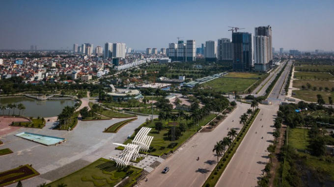 Điểm đầu của tuyến đường n&agrave;y bắt đầu từ c&ocirc;ng vi&ecirc;n H&ograve;a B&igrave;nh, gần trục đường Phạm Văn Đồng (Bắc Từ Li&ecirc;m, H&agrave; Nội).