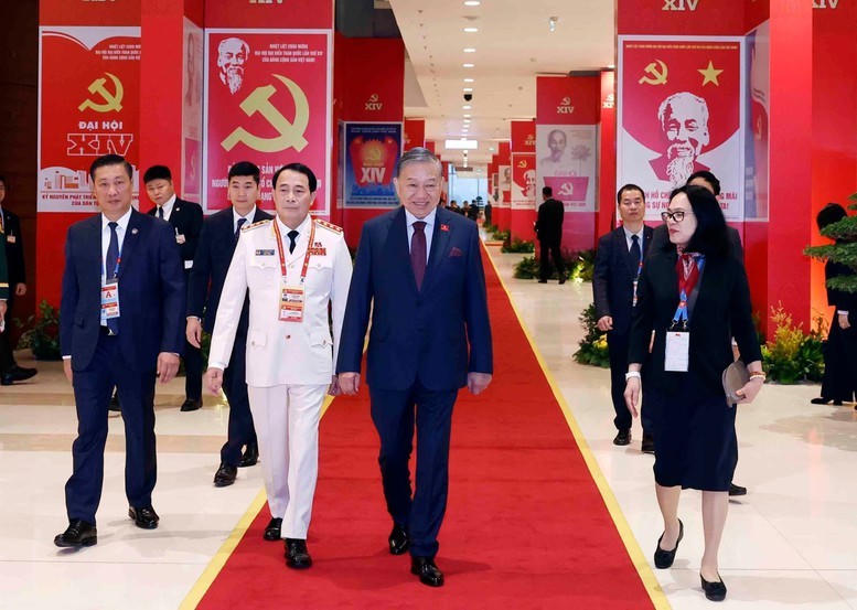 Tổng Bí thư Tô Lâm đến dự Phiên họp trù bị Đại hội XIV của Đảng - Ảnh: VGP/Nhật Bắc.