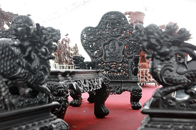 dai gia thanh hoa "vac" bo sieu ban ghe 27 ty di trien lam hinh anh 4