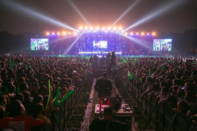 Noo Phước Thịnh khiến 20 nghìn khán giả Hà Nội