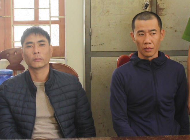 Tài và Tuấn tại cơ quan công an