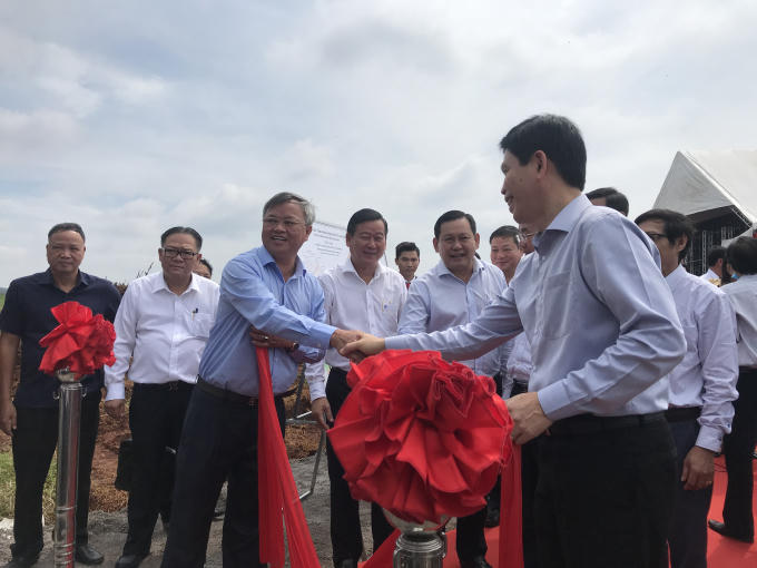 ban giao mat bang thuc hien giai doan 1 san bay.