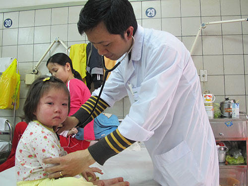 Sởi là loại bệnh lành tính, nhưng có khả năng gây suy giảm miễn dịch rất nhanh nên trẻ mắc bệnh rất dễ bị biến chứng như viêm phổi, tiêu chảy. Ảnh: minh họa/Nguồn: NLD