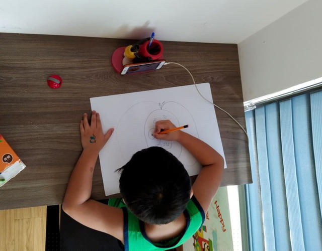Rất nhiều cạm bẫy với trẻ nhỏ trên thế giới mạng (Ảnh minh họa)