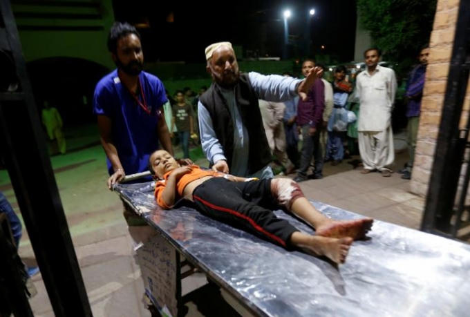 Hiện tại, chính quyền Pakistan đã điều động 25 xe cứu thương và lực lượng quân đội từ thị trấn Hub lân cận đến ngôi đền để tiến hành công tác cứu hộ. (Ảnh: Reuters)