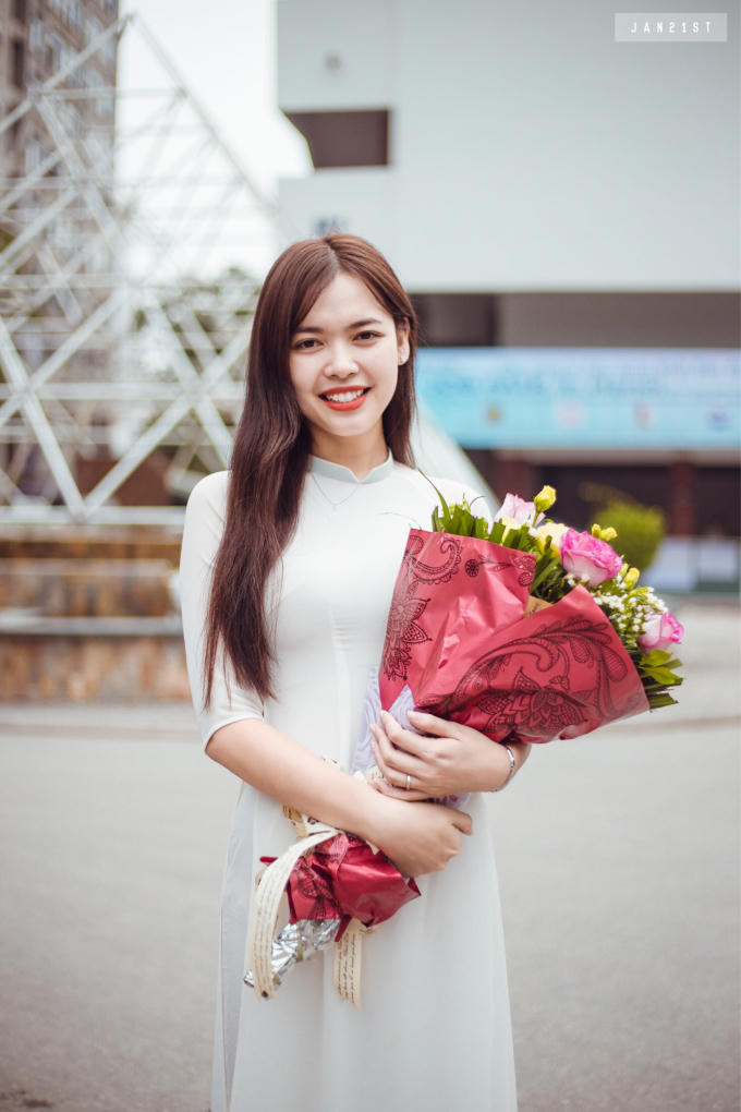 Hoa hậu hoàn vũ Việt Nam: Bảo vệ luận văn thạc sĩ với đề tài vì cộng đồng