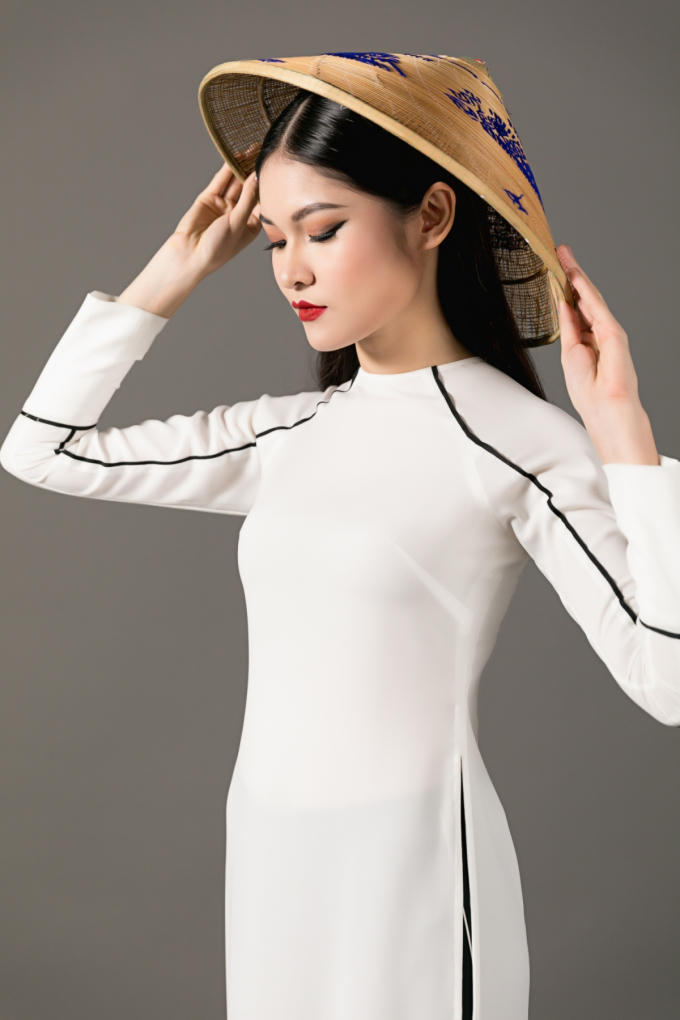 Thuỳ Dung lần đầu khoe gia đ&igrave;nh trong clip giới thiệu bản th&acirc;n tại Miss International