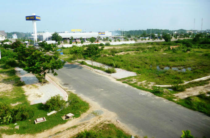 Siêu dự án 13.000 tỷ là bãi đất trống. (Ảnh: báo Vietnamnet)
