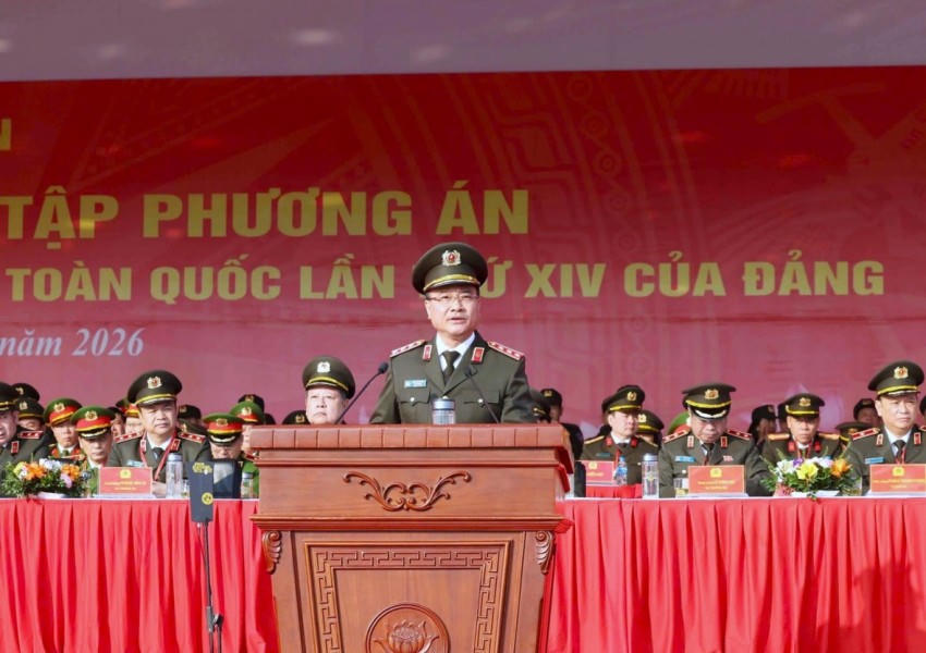 Thứ trưởng Phạm Thế Tùng phát biểu đáp từ và phát lệnh Lễ xuất quân và diễn tập phương án.