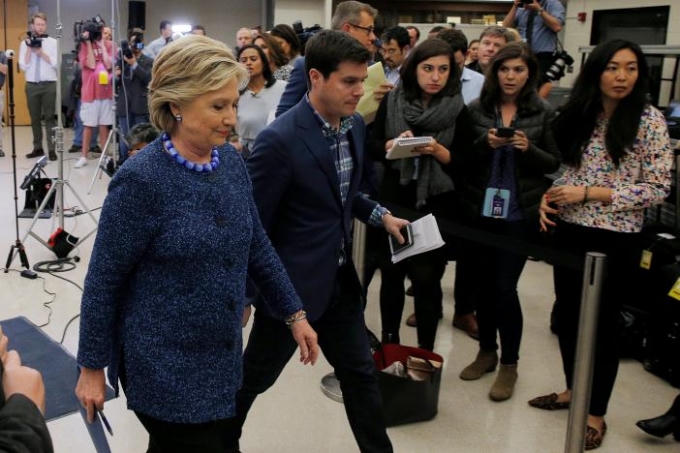 Bà Clinton bị FBI tái điều tra về bê bối email tại thời điểm quan trọng trong cuộc bầu cử Tổng thống Mỹ. (Ảnh: Reuters)