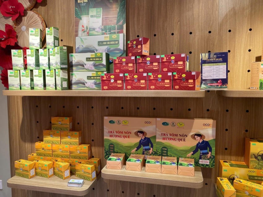 Các sản phẩm "made in Vietnam" tại khu trưng bày.