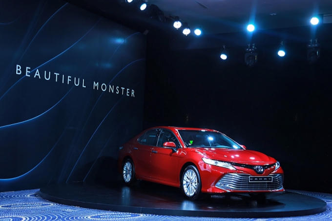 Toyota Camry 2019 nhập khẩu từ Th&aacute;i Lan gi&aacute; b&aacute;n từ 1,029 tỷ đồng
