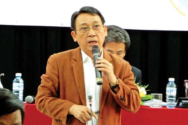 Ông Huỳnh Tấn Vinh phát biểu tại Hội thảo phát triển bền vững bán đảo Sơn Trà, tổ chức ngày 28/4 tại Đà Nẵng