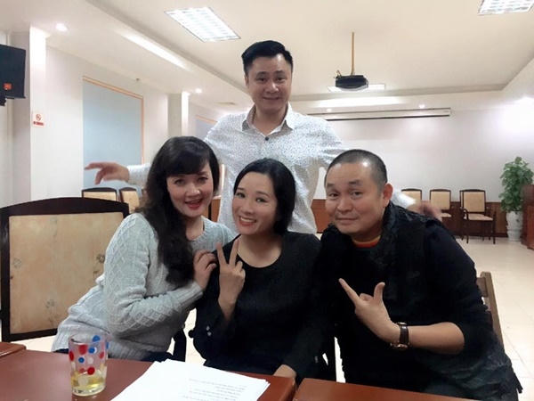 Nghệ sĩ Xuân Hinh chia sẻ hình ảnh khiến khán giả hiểu nhầm.
