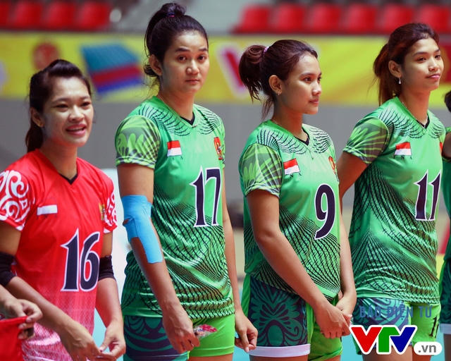 Hoa khôi bóng chuyền Nandita Ayu Salsabila Indonesia mang áo số 9.