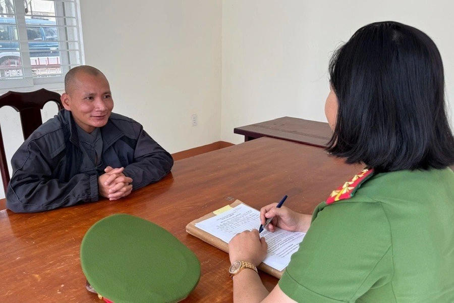 Đối tượng Nguyễn Đình Khánh tại cơ quan công an.