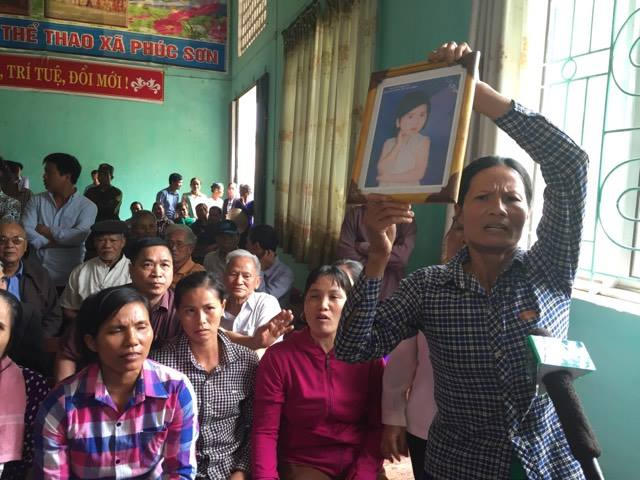 Buổi xin lỗi ông Hàn Đức Long diễn ra trong sự hỗn loạn.