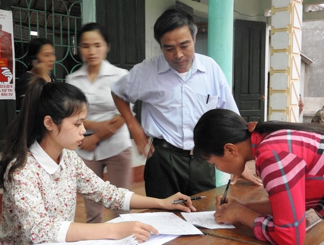 Người dân xã Thành Vinh (Thạch Thành) đã nhận được tiền đền bù cá lồng chết do ô nhiễm.