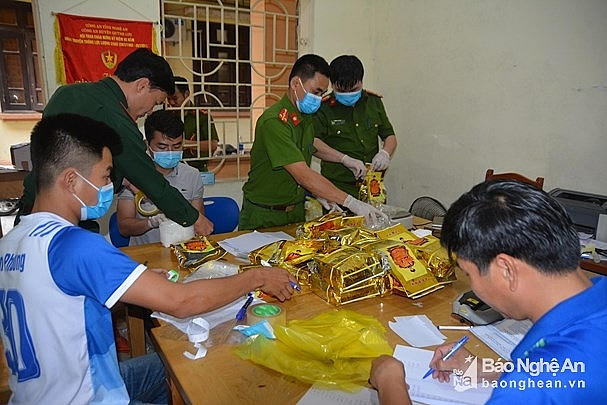 Tang vật bị thu giữ tại cơ quan công an. (Ảnh: Báo Nghệ An)