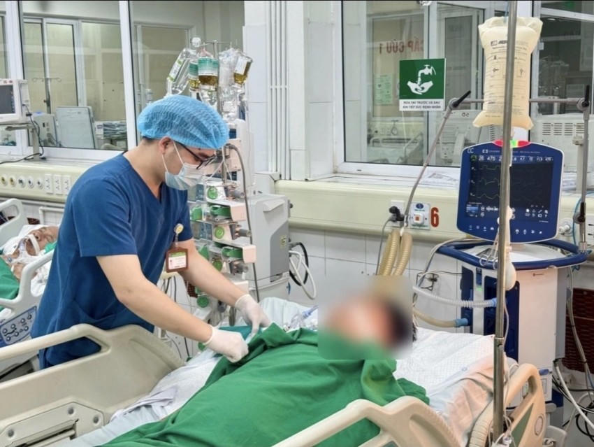 Nôn gần 1 lít máu, người đàn ông nguy kịch vì nghiện rượu kéo dài. Ảnh BVCC