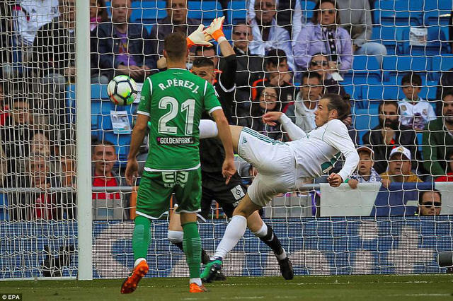 Bale ghi bàn mở tỉ số từ rất sớm cho Real. (Ảnh: EPA)