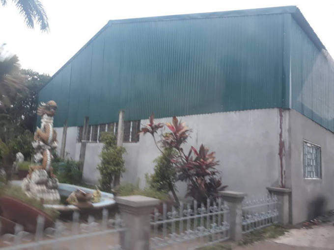 Công trình tạm mới xây mọc trên đất cho thuê.