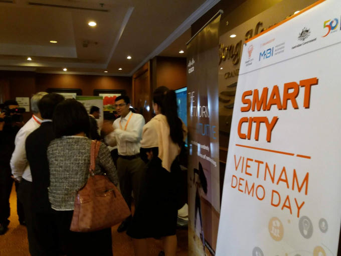 15 đội tranh tài tại cuộc thi tìm kiếm giải pháp xây dựng thành phố thông minh.