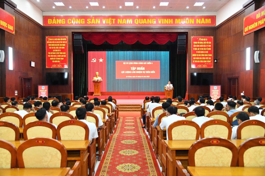 Quang cảnh Tập huấn cho lực lượng làm nhiệm vụ trên biển.