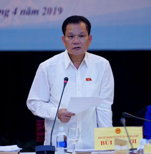 Phó chủ nhiệm Ủy ban các vấn đề xã hội Bùi Sỹ Lợi nhấn mạnh tình trạng xâm hại tình dục trẻ em “đang trở thành vấn đề rất nhức nhối được cả xã hội quan tâm”.