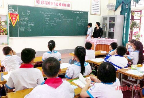 Trường Tiểu học Hưng Bình (Thành phố Vinh) không được công nhận lại sau khi có một giáo viên vi phạm đạo đức nhà giáo.
