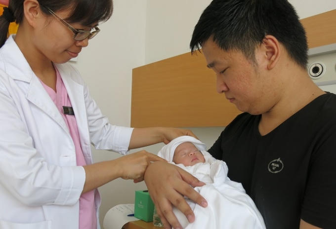 B&eacute; đ&atilde; được xuất viện sau 3 tuần với t&igrave;nh trạng ổn định, ti&ecirc;n lượng ph&aacute;t triển tốt.