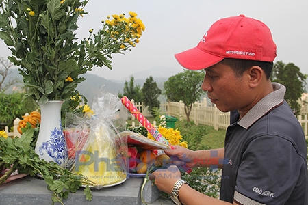 Và cũng là thời điểm kết thúc các cuộc “ăn chơi”, theo tục dân gian "tháng 1 là tháng ăn chơi, tháng 2 cờ bạc, tháng 3 rượu chè", để nghiêm túc trong công việc.