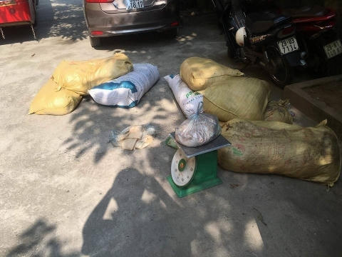 Số thịt thối được các cơ quan chức năng phát hiện. Ảnh: Lao động