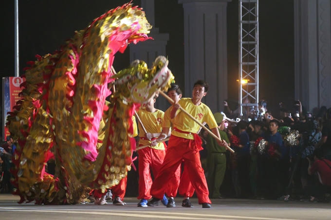 To&agrave;n cảnh Lễ hội d&acirc;n gian đường phố Việt Tr&igrave; năm 2016