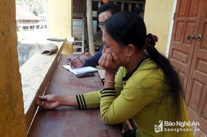 Một phụ nữ ở xã Hữu Kiệm vừa trở về từ Trung Quốc sau khi bán con. Ảnh: Tiến Hùng