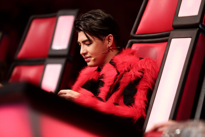 Giọng h&aacute;t Việt 2017 tập 13: Ali Ho&agrave;ng Dương khiến kh&aacute;n giả