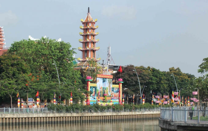 Ch&ugrave;m ảnh kh&ocirc;ng kh&iacute; Phật đản về tr&ecirc;n d&ograve;ng k&ecirc;nh Nhi&ecirc;u Lộc