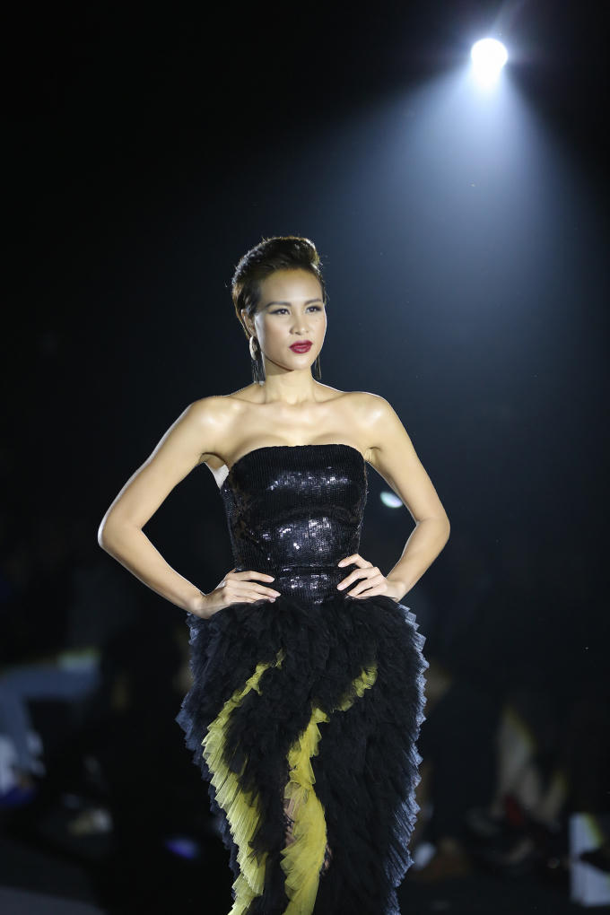 Phương Mai bất ngờ t&aacute;i xuất s&agrave;n catwalk 3 năm vắng b&oacute;ng